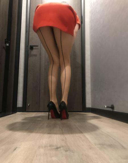 年轻的妻子在线观看_720免费电视剧
